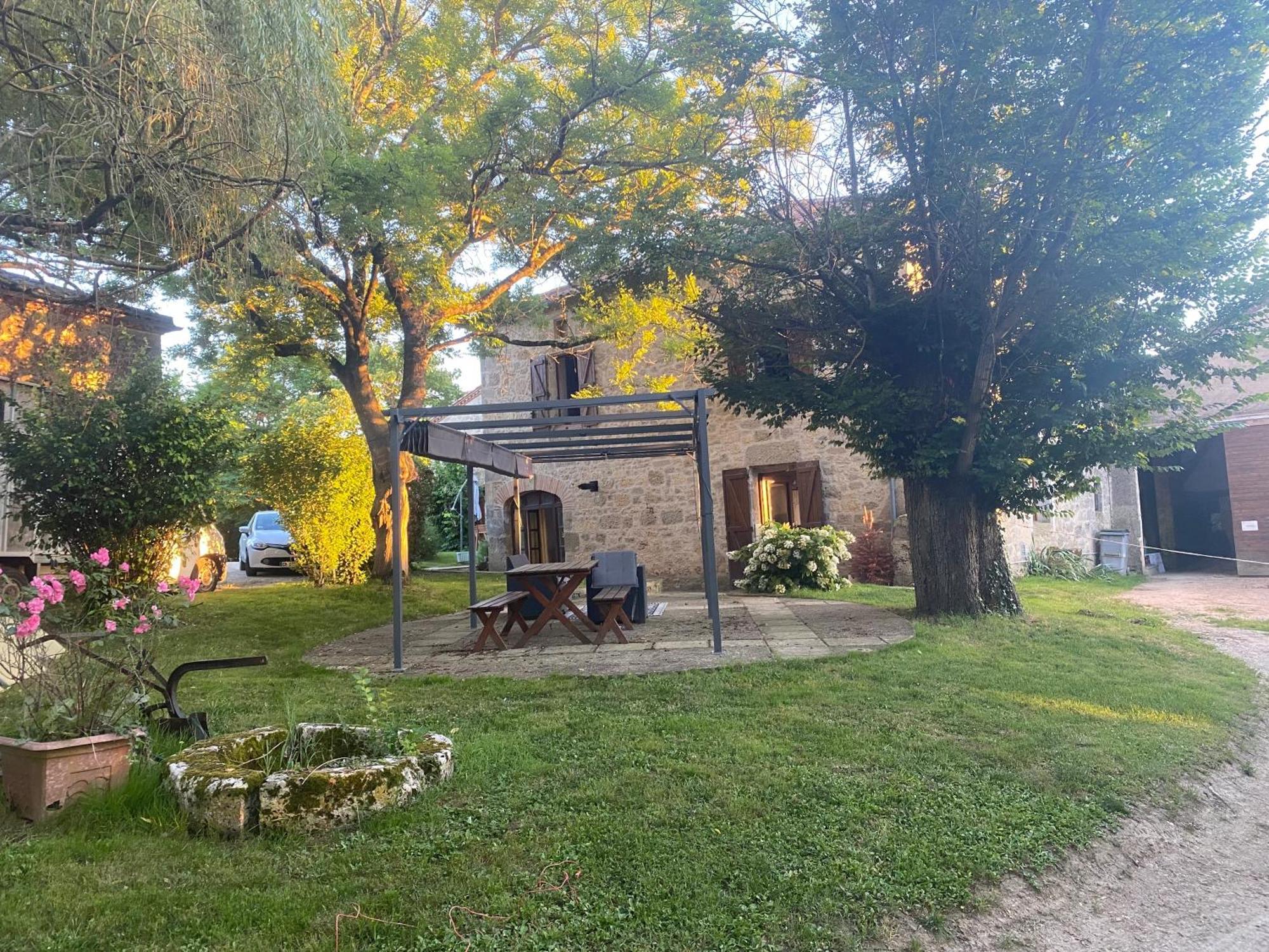 Chez Sophie -Chambres D'Hotes, Gite Et Gite Equestre Clermont-Dessous ภายนอก รูปภาพ
